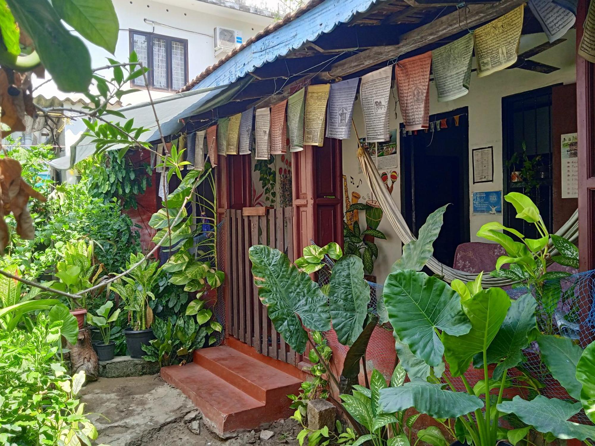 Hotel The Blues Alappuzha Exterior foto