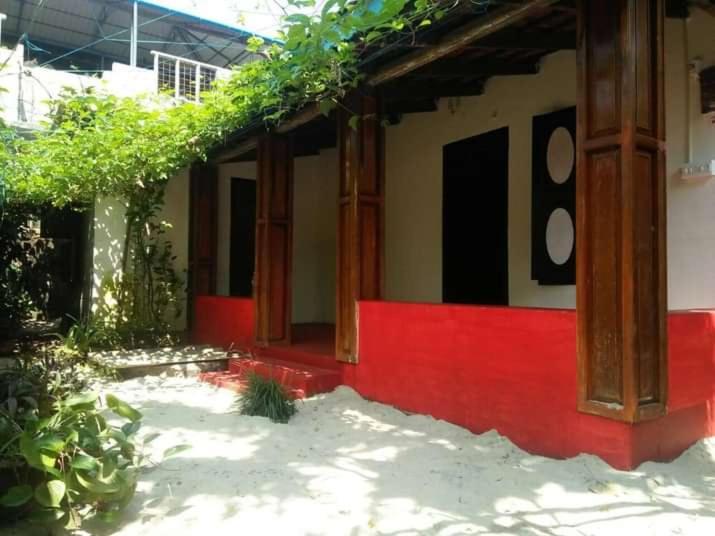Hotel The Blues Alappuzha Exterior foto