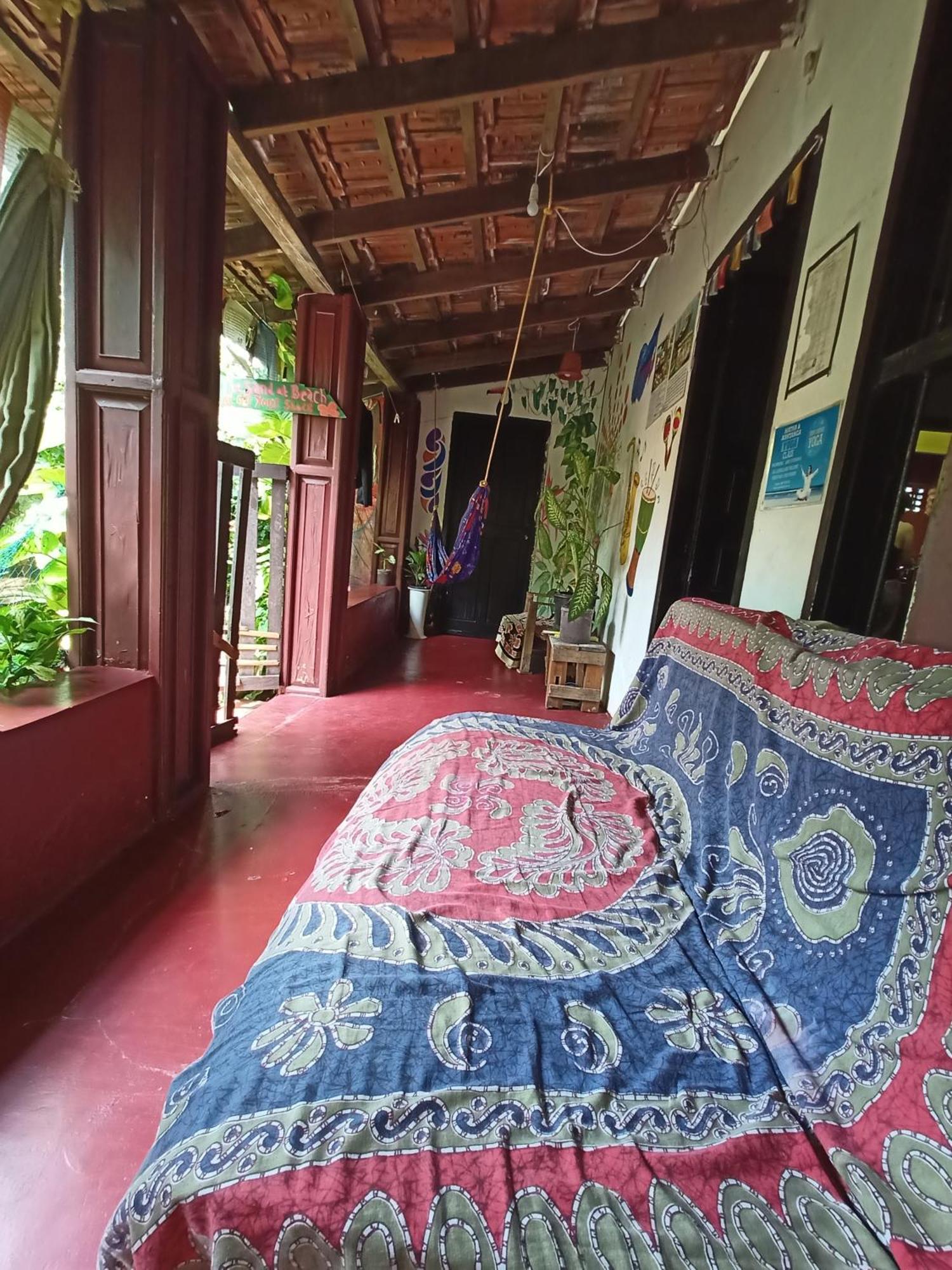 Hotel The Blues Alappuzha Exterior foto